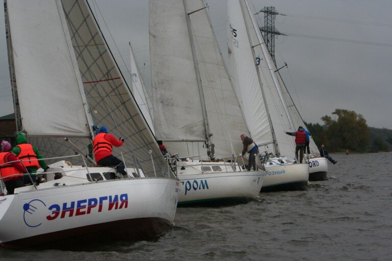 Парус, солнце, воздух,
радость, жизнь…